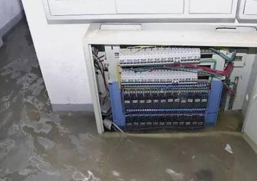 天氣原因配電房進水該怎么辦?